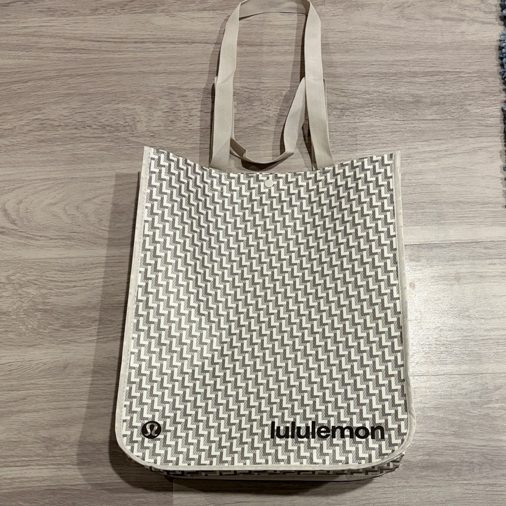 lululemon athletica Large Geometric Reusable Tote